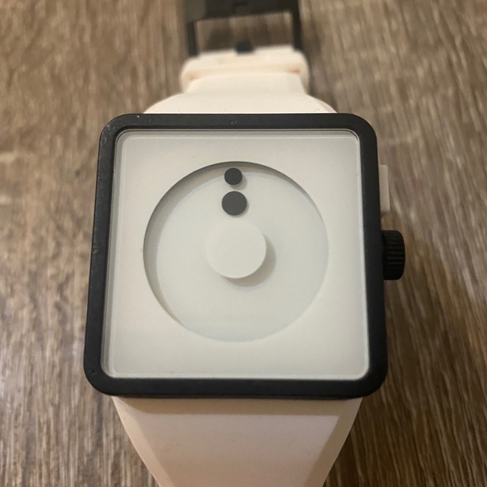 Nixon minimalist watch - The Newton